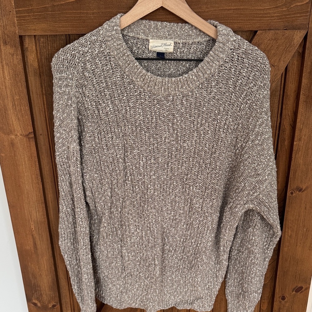 Universal Thread Women's Gray Crewneck Sweater